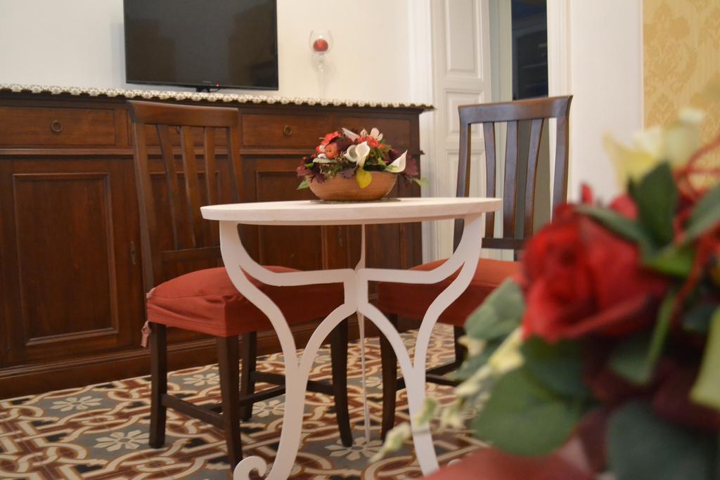 Vintage Home Monopoli Room photo